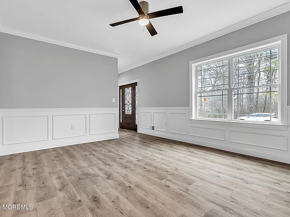 4th image of 217 Nantucket Road