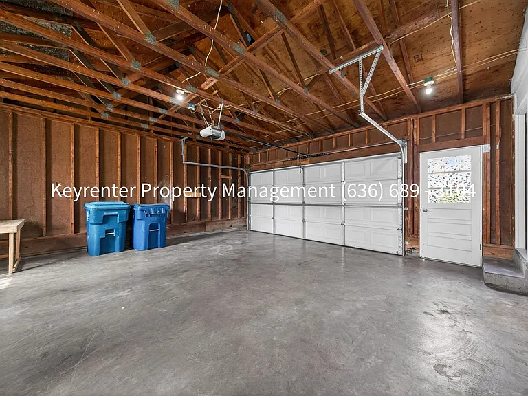 15362 Olive Blvd — Photo 33