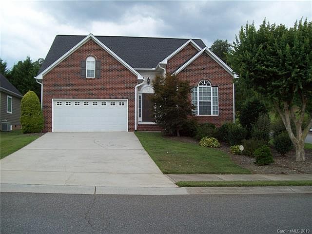 1st image of 117 Henrys Glen Dr
