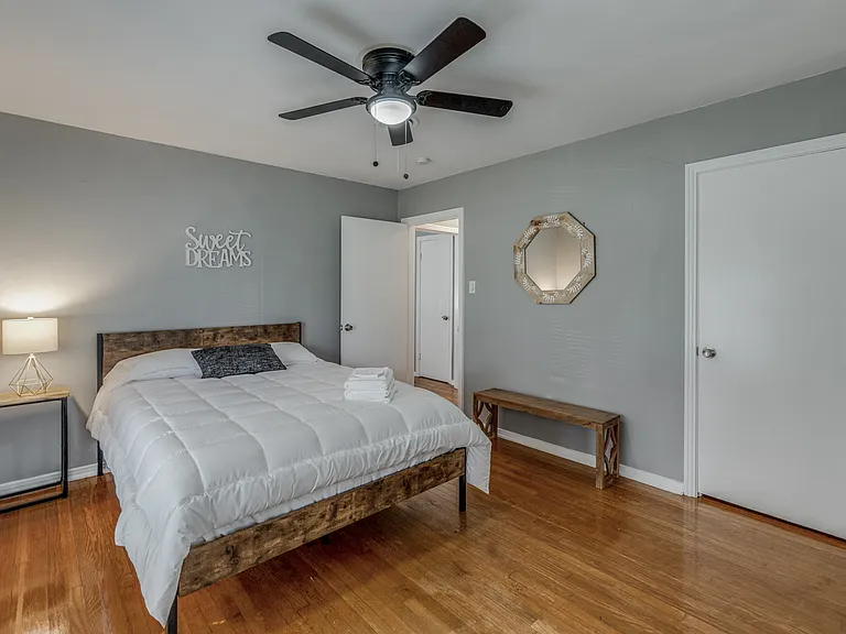 339 Edgebrook Ln — Photo 5