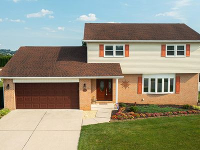 885 Solarlight Dr, York, PA, 17402