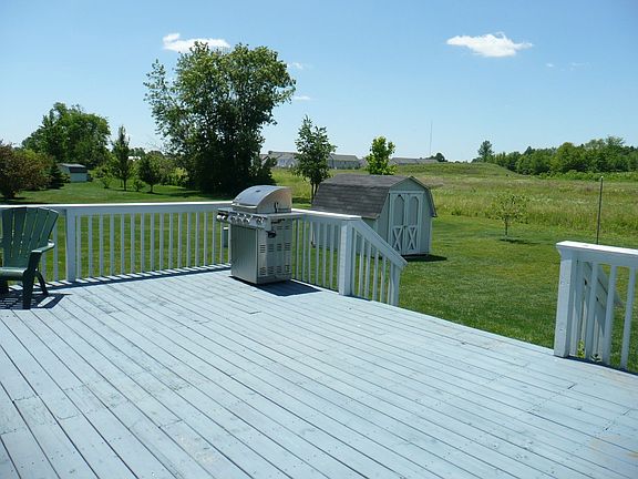 3rd image of 828 Brittany Dr