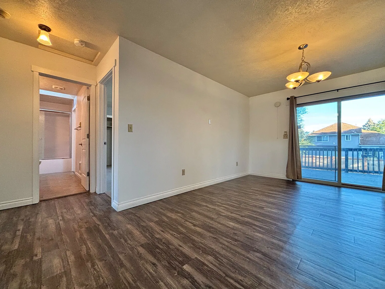 3 bed, 1794 sqft, $2,300 — Photo 4