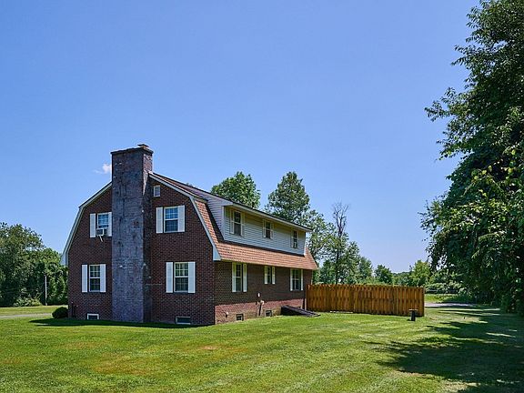 3rd image of 34 Plain Rd E