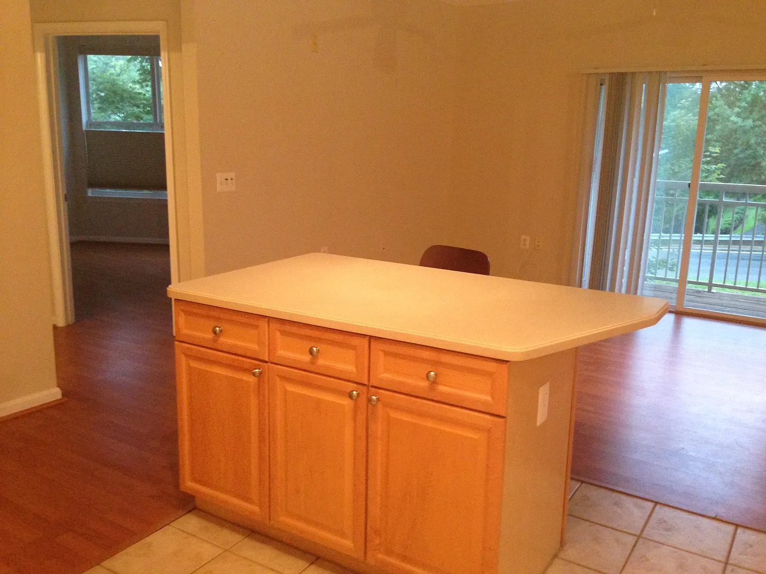 1 bed, 853 sqft, $2,000 — Photo 4