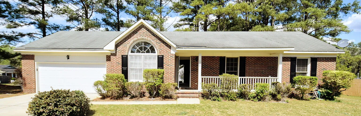 3 bed, 2.0 bath, 1302 sqft, $1,475 — Photo 1