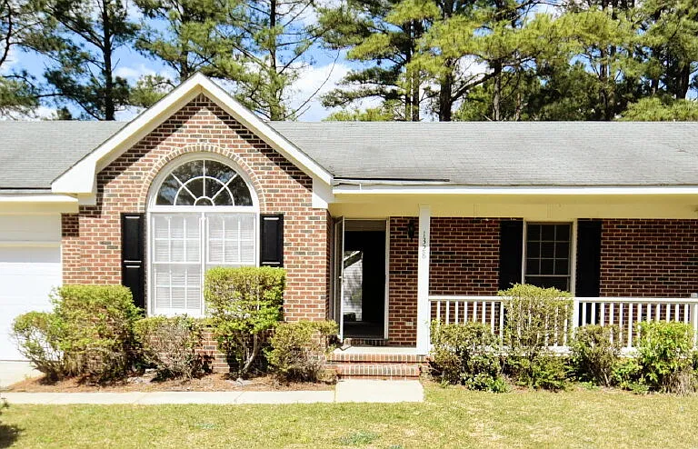 1328 Butterwood Cir — Photo 1