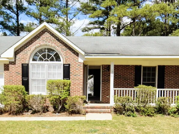 1328 Butterwood Cir, Fayetteville, NC 28314