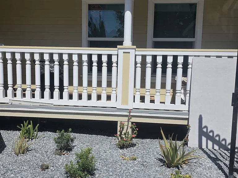 E Pine St — Photo 3