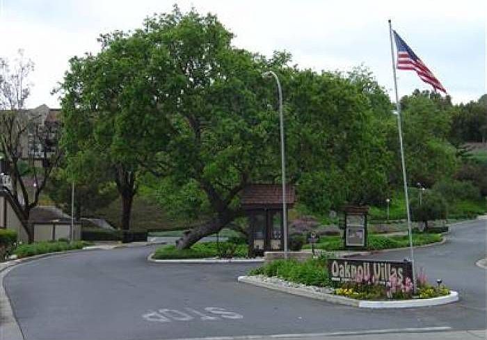 Entrance to Oaknoll