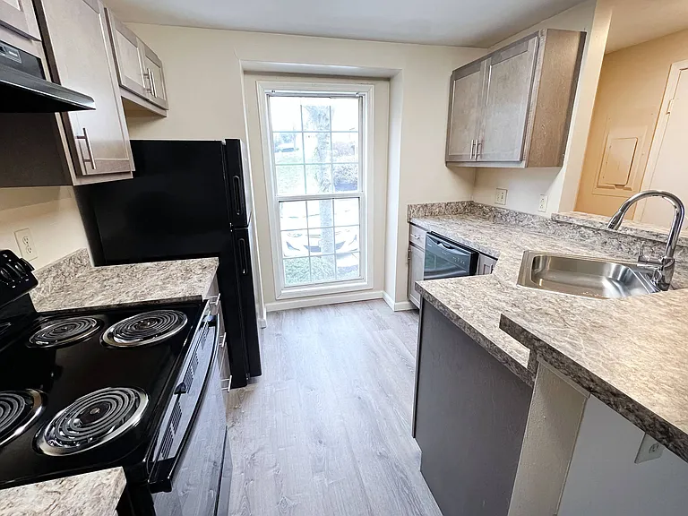Woodhills Apartments — Photo 60