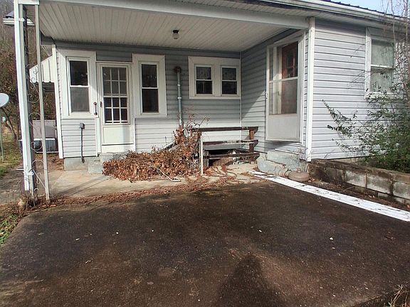 2nd image of 153 River St