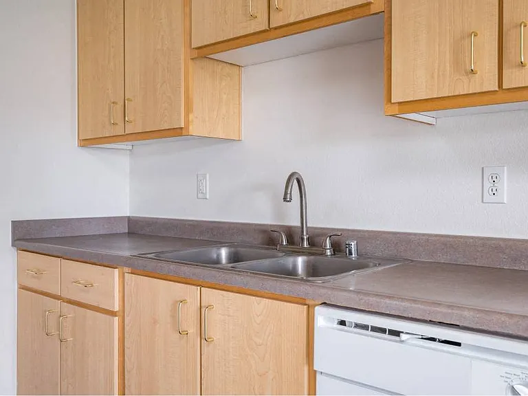 Quail Run Apartments — Photo 41