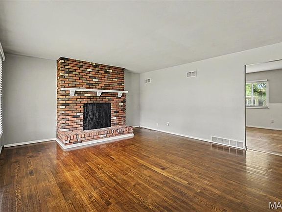 2nd image of 1307 Claudine Dr