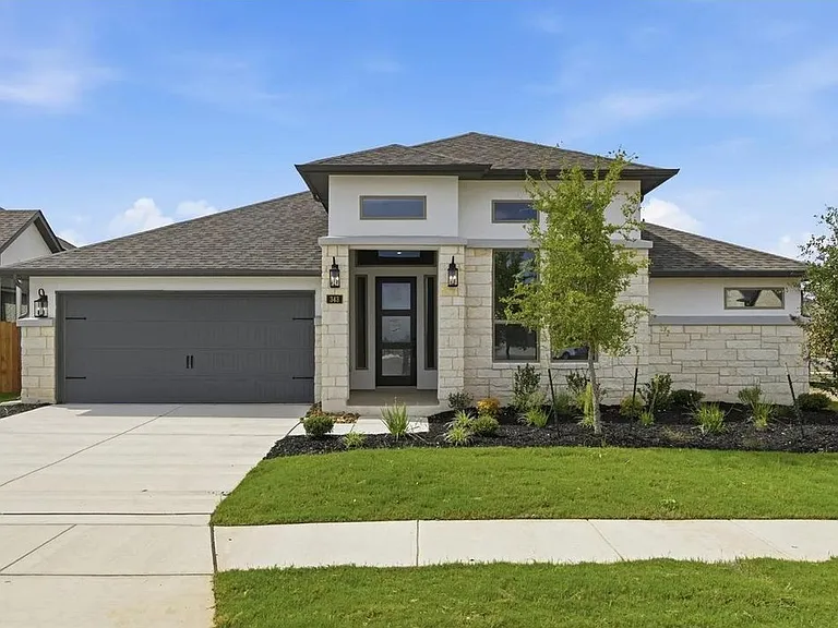 327 Grand Legacy — Photo 1