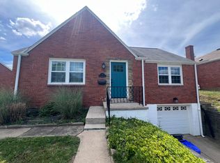 19 Robinhood Rd, Pittsburgh, PA 15220