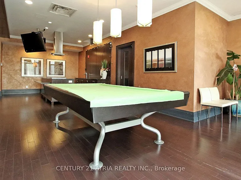 57 Upper Duke Cres #311D — Photo 47
