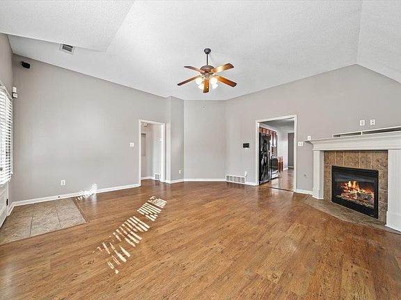 5th image of 10206 Evening Hill Dr