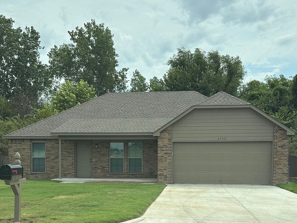 1st image of 2709 SW Wolf Run Dr