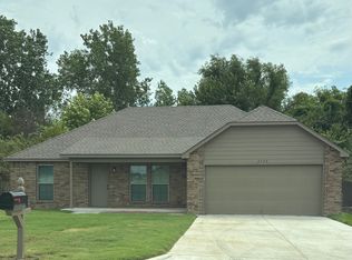 2709 SW Wolf Run Dr, Claremore, OK 74019