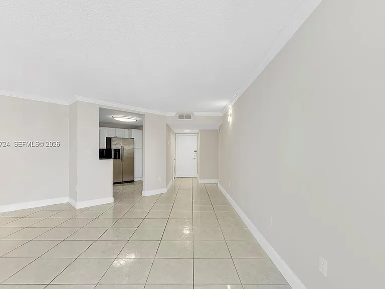 2750 NE 183rd St #806 — Photo 9