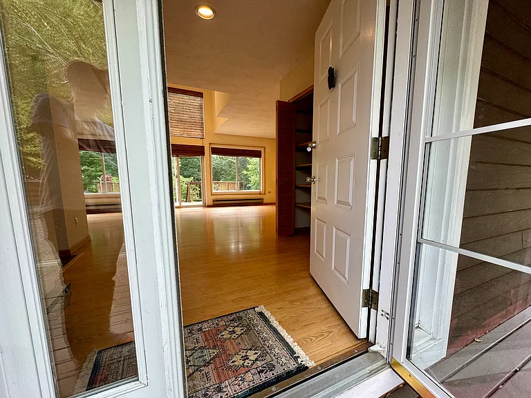 113 Penny Ln — Photo 3