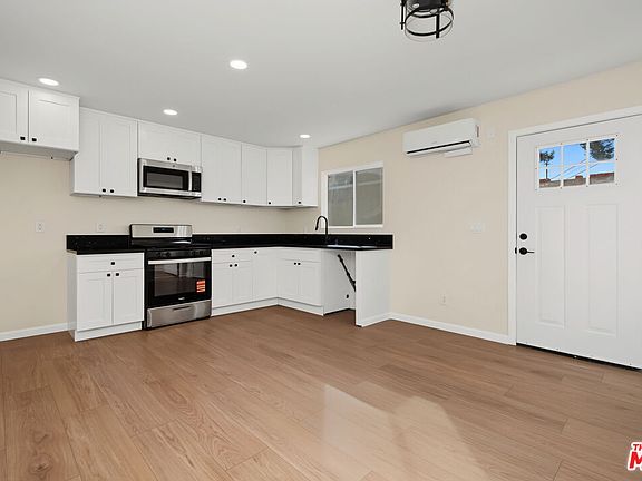2nd image of 11512 Fenton Ave