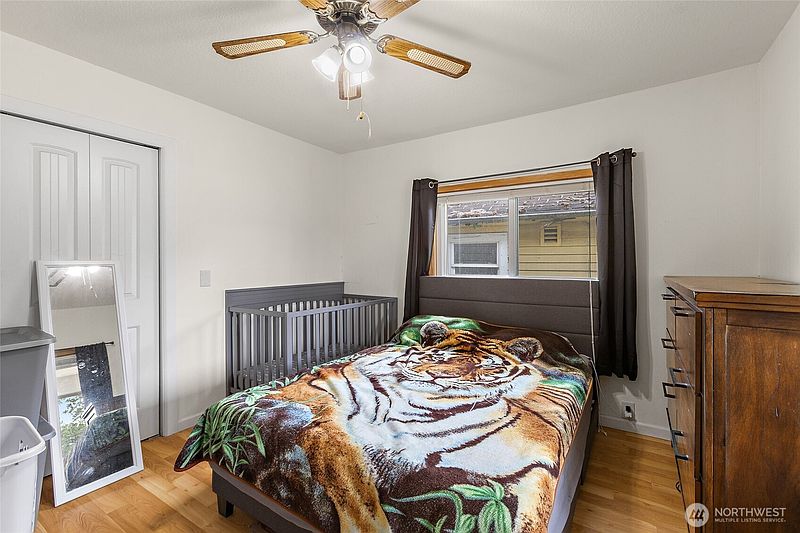 5th image of 293 17th Avenue