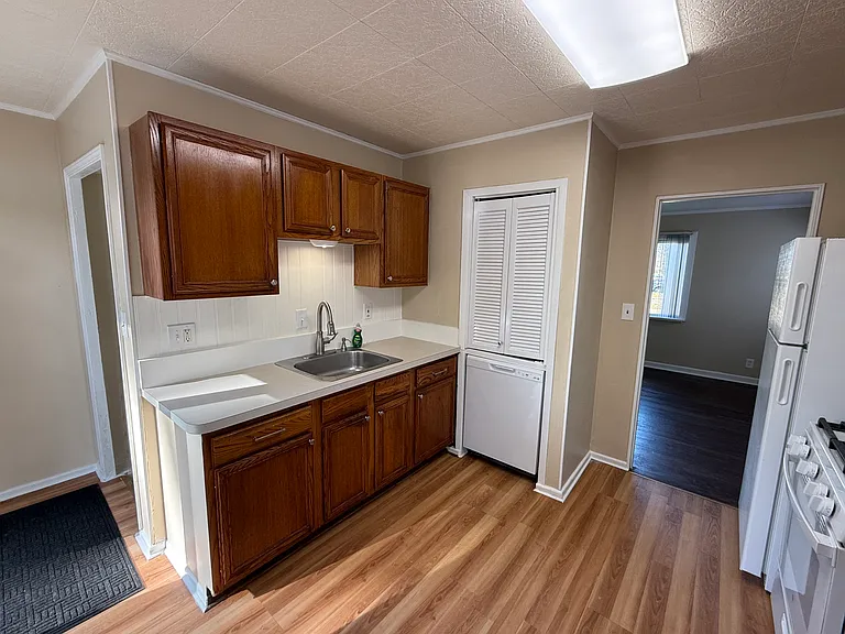 28585 Maplewood St — Photo 17