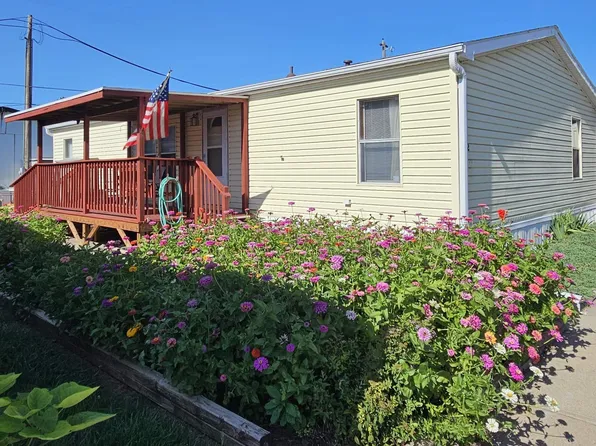 3101 Washington St Trailer 42, Bellevue, NE 68005