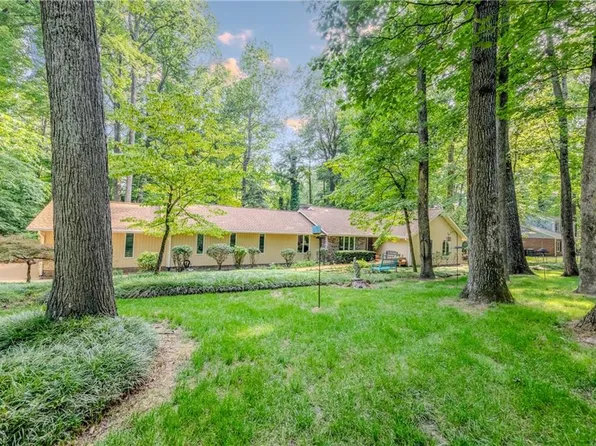 110 Little John Rd, Williamsburg, VA 23185