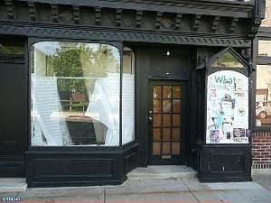 5th image of 2037 Frankford Ave