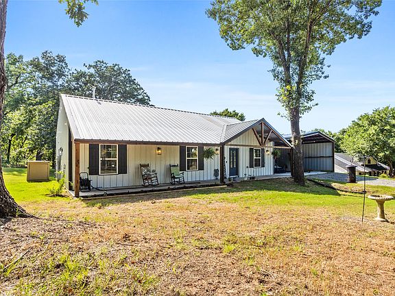 3rd image of 1685 Fleming Rd