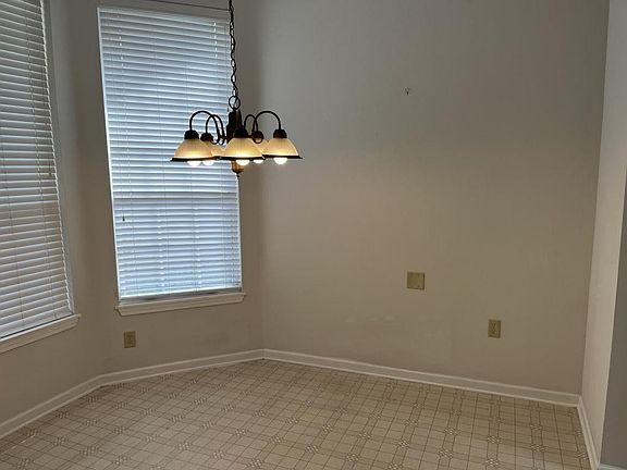 2nd image of 1274 Ardmore St