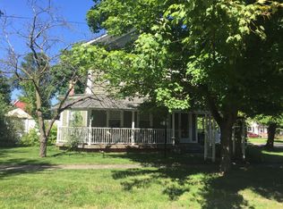 107 E Rockwell St, Fenton, MI 48430