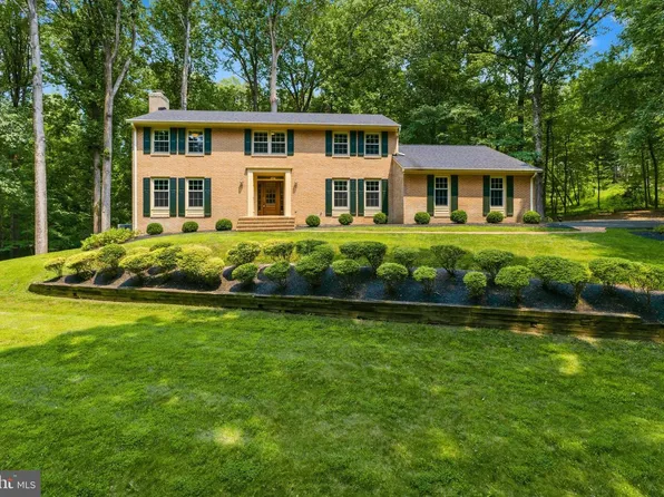 9200 Ripple Brook Rd, Great Falls, VA 22066