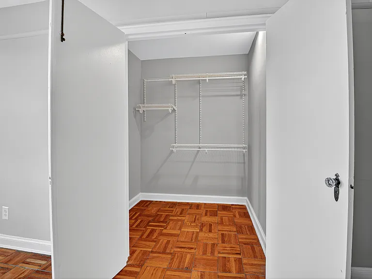 Closet (Studio Layout)