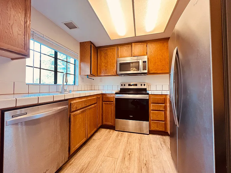 2824 Winthrop Ave — Photo 7