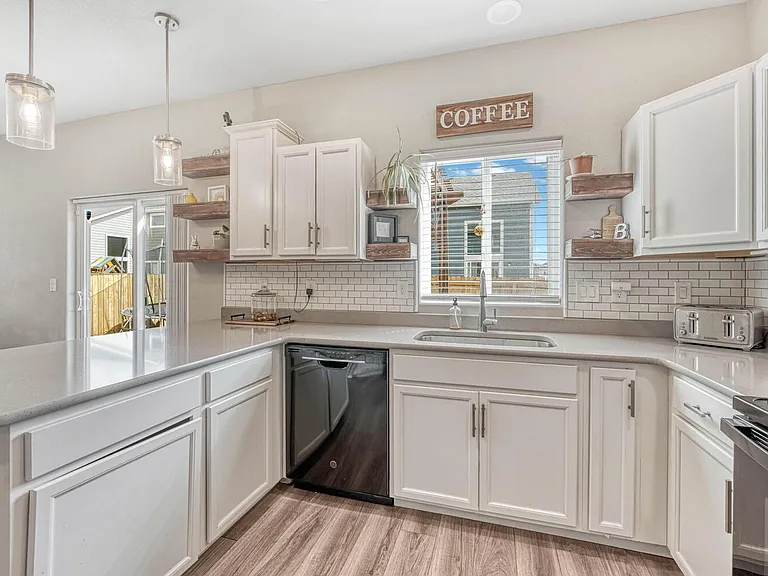 10447 Kalama Dr — Photo 11