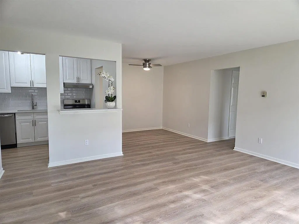 2 bed, 978 sqft, $1,600 — Photo 4
