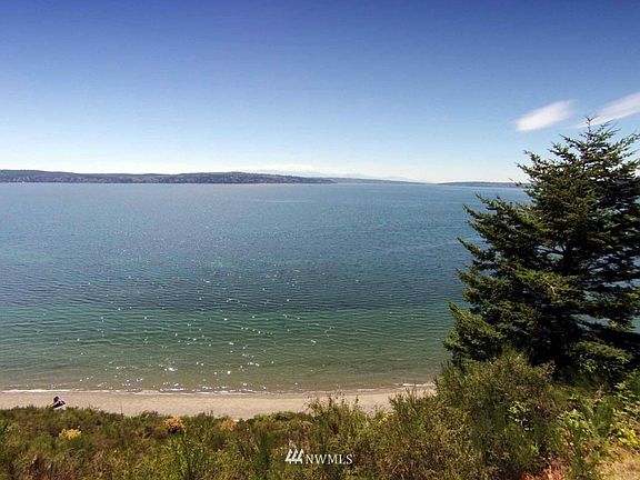 3rd image of 2664 S Camano Drive