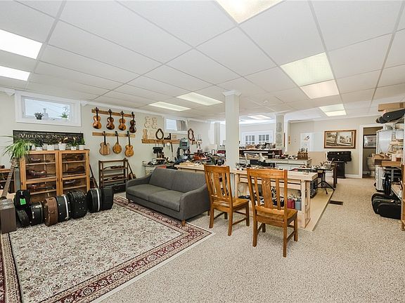 4th image of 1302 Philadelphia St