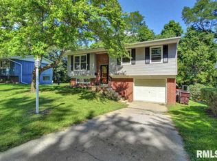 3705 W Pagewood Dr, Peoria, IL