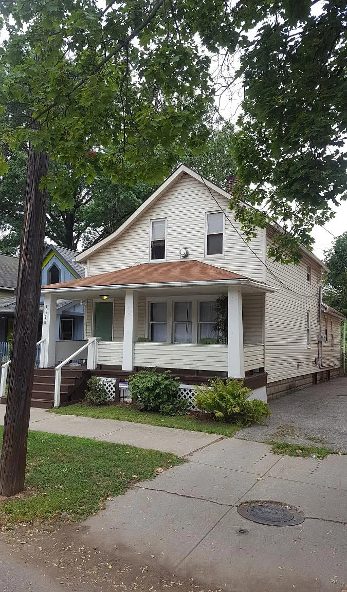Studio, 700 sqft, $800 — Photo 2