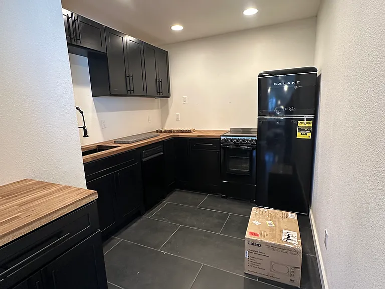 225 Prospect Dr #B — Photo 6