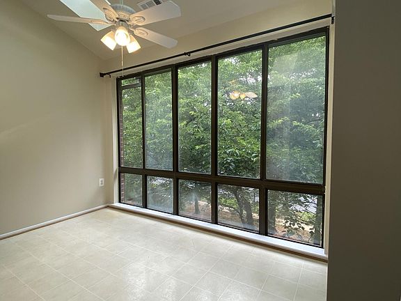 Breakfast Nook, light-filled and leafy green