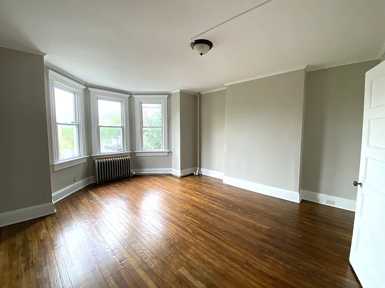 3000 Guilford Ave — Photo 5