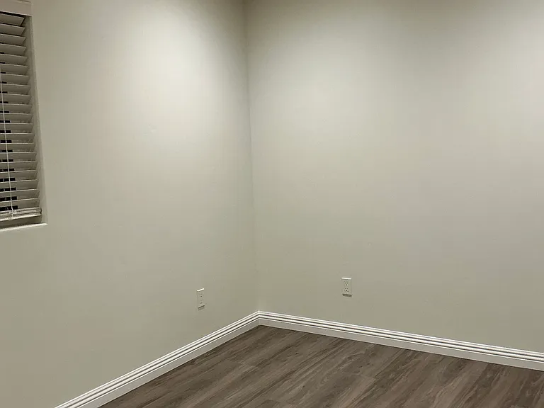 215 E Summer St #1 — Photo 6
