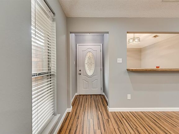 3rd image of 2121 Cordoba Dr