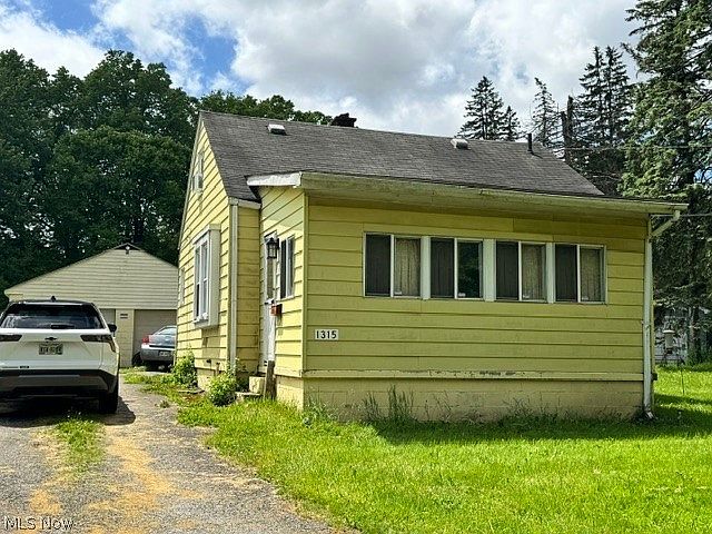 1st image of 1315 Crumrine St